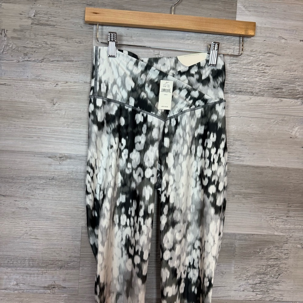 OFFLINE by Aerie Real Me Crossover Leggings 7/8 Abstract Print Small - Picture 8 of 8